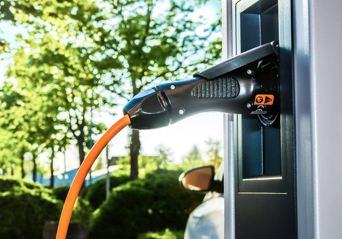 Charging station for electric vehicles